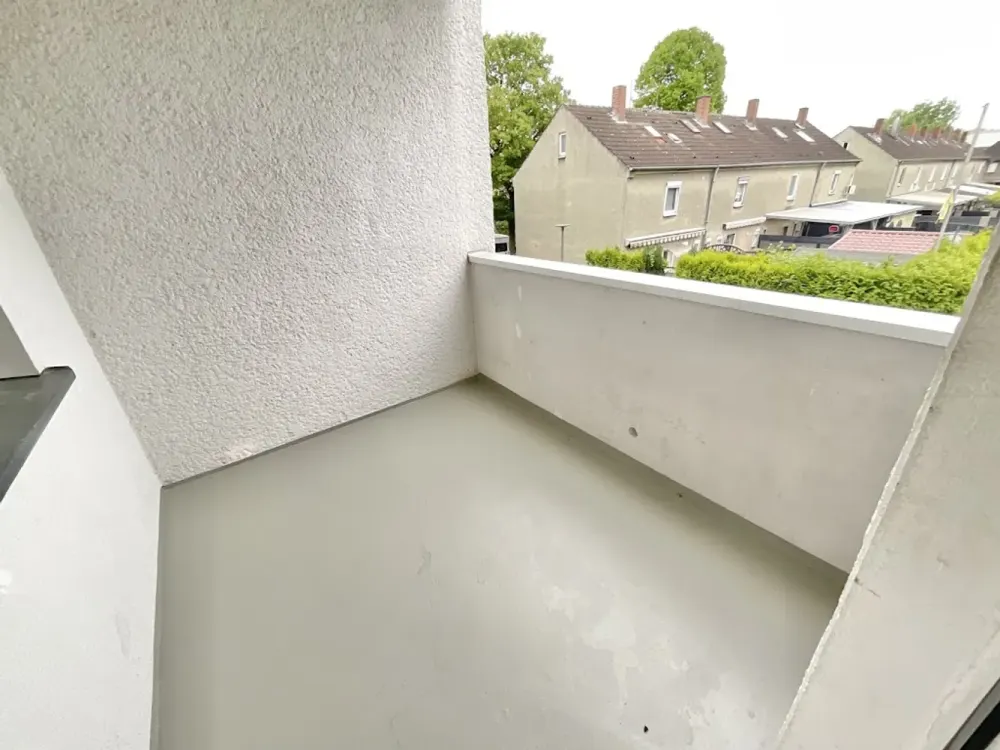 Große 4 Zimmerwohnung frisch für Sie renoviert
