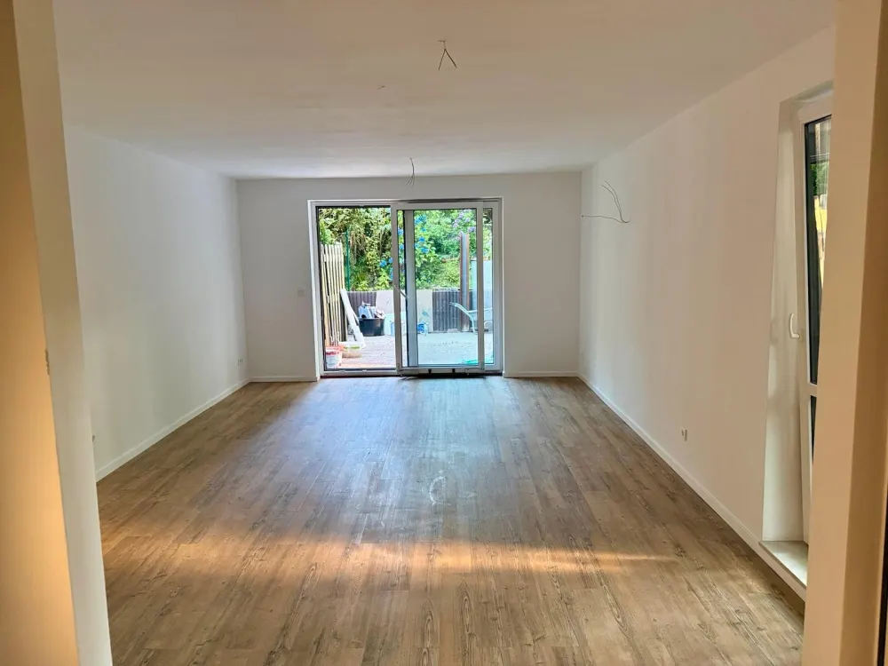 TOP: 4 Zi. Maisonette mit Garten/Stellplatz, FBH, EBK