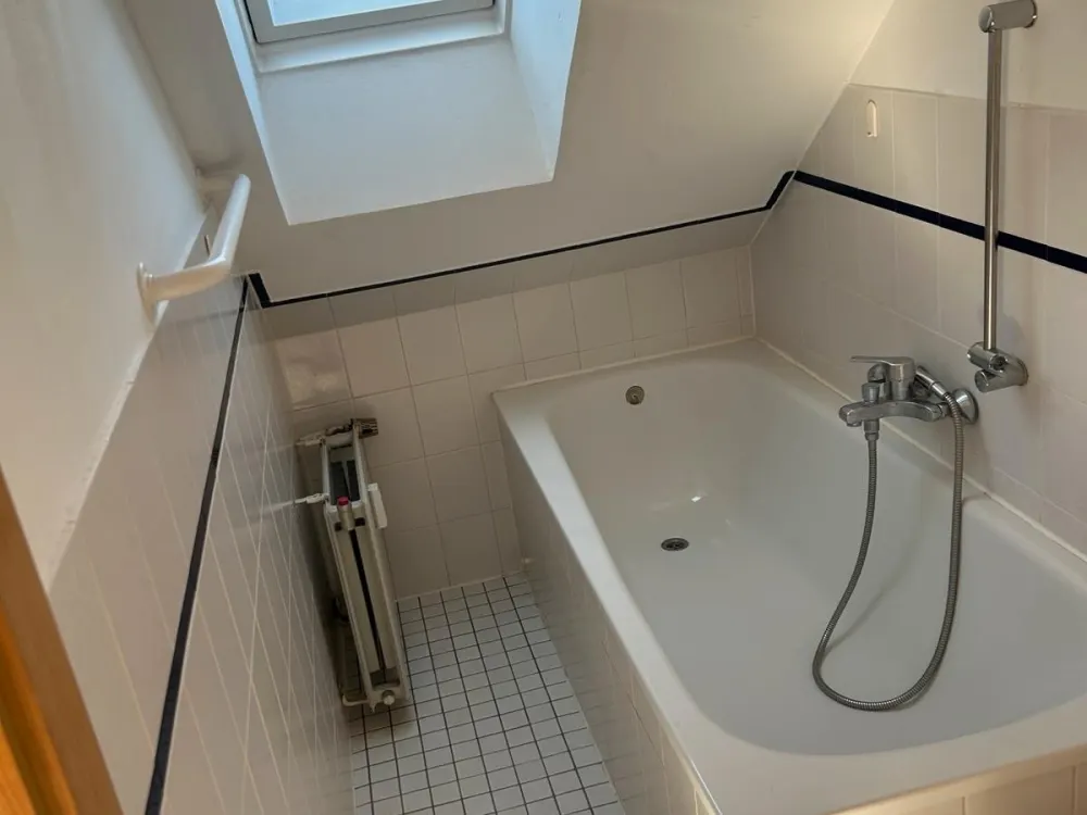 Charmantes 1 Zimmer Appartement / Dachgeschosswohnung in Neuss