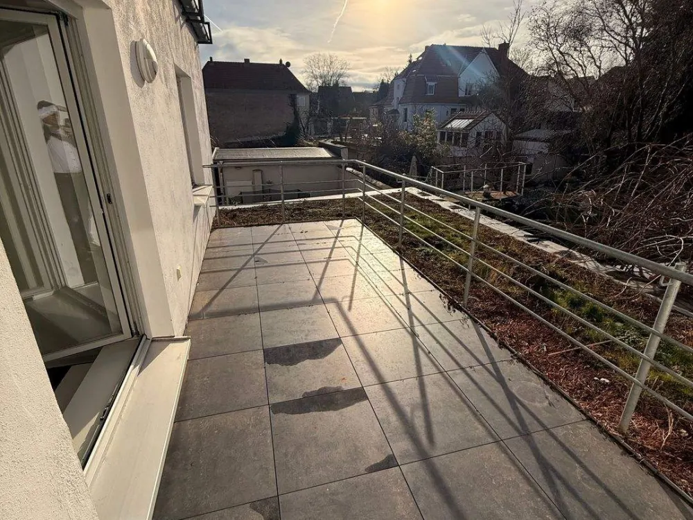 Spacious 4-Room Apartment with Terrace in Erfurt-Marbach