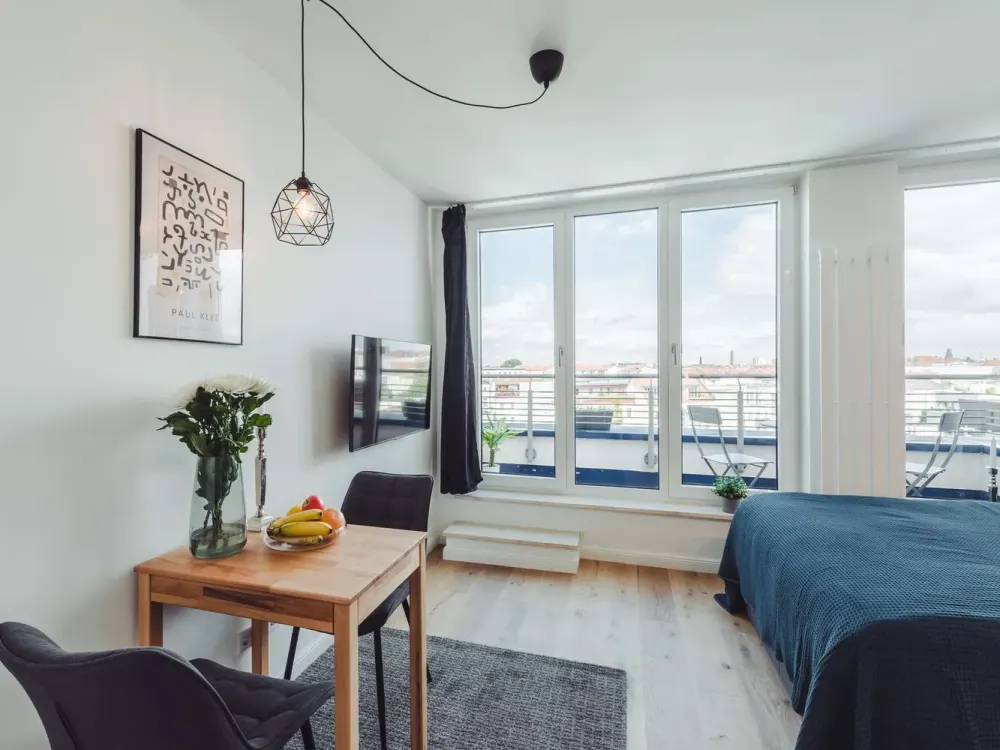 Möbliertes Studio im Dachgeschoss mit Terrasse im Herzen vom Prenzlauer Berg