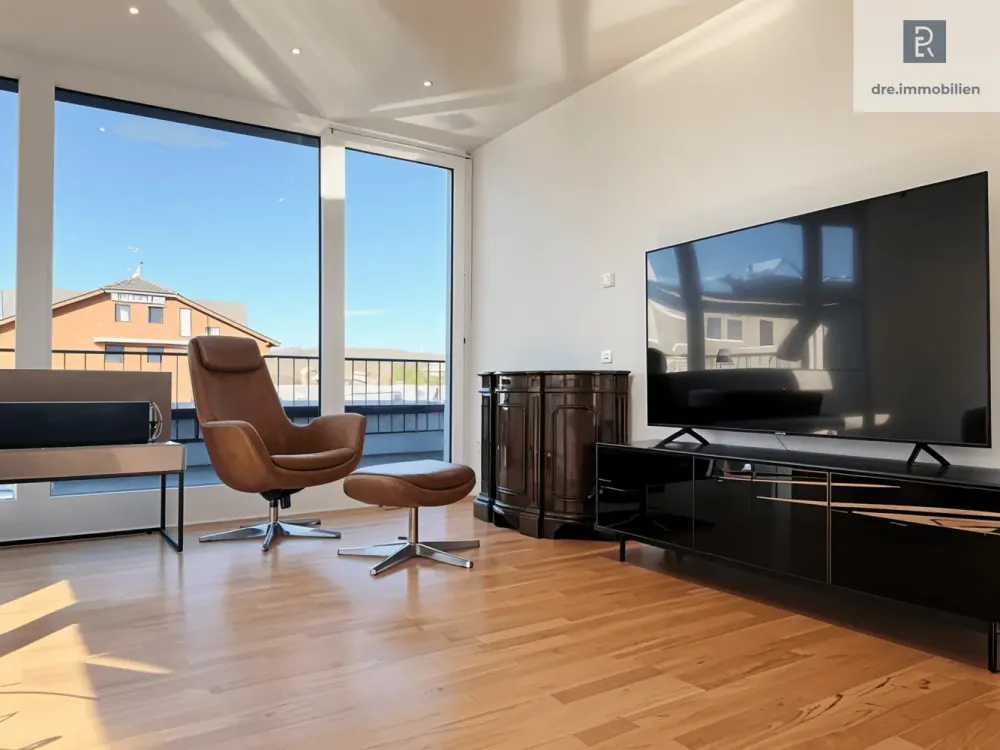 Wunderschöne, vollmöblierte Penthouse-Wohnung mit Einbauküche und großem TG- UND Außenstellplatz