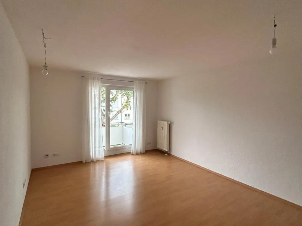 Helle 1-Zi.-Whg. mit separatem Schlafbereich, Südbalkon & EBK