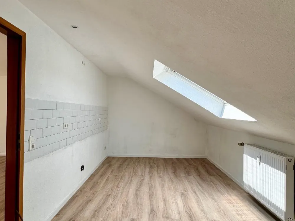 Haan Zentrum - Fußgängerzone! Großzügige Dachgeschosswohnung mit 2,5 Zimmern!