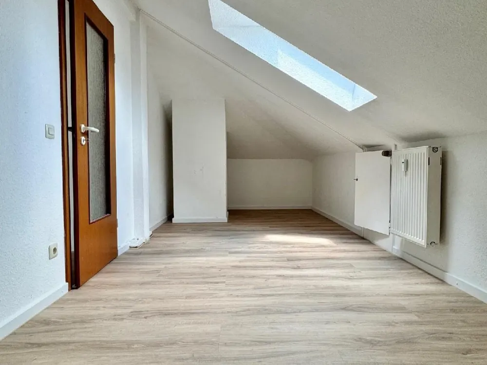 Haan Zentrum - Fußgängerzone! Großzügige Dachgeschosswohnung mit 2,5 Zimmern!