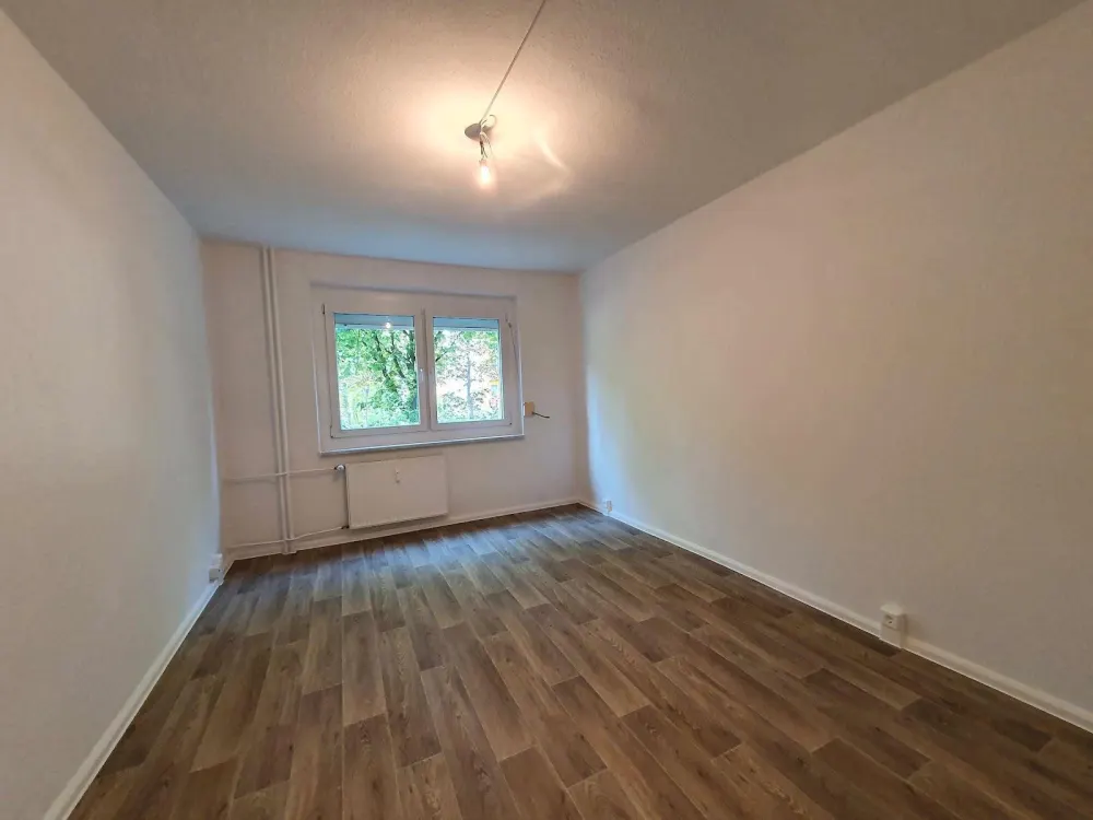 Ab sofort***Einziehen und wohlfühlen***3 Zimmer mit Balkon und Wannenbad!