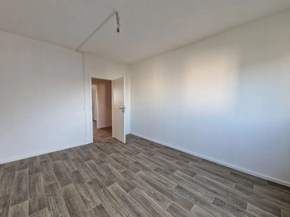 Ab sofort***Einziehen und wohlfühlen***3 Zimmer mit Balkon und Wannenbad!