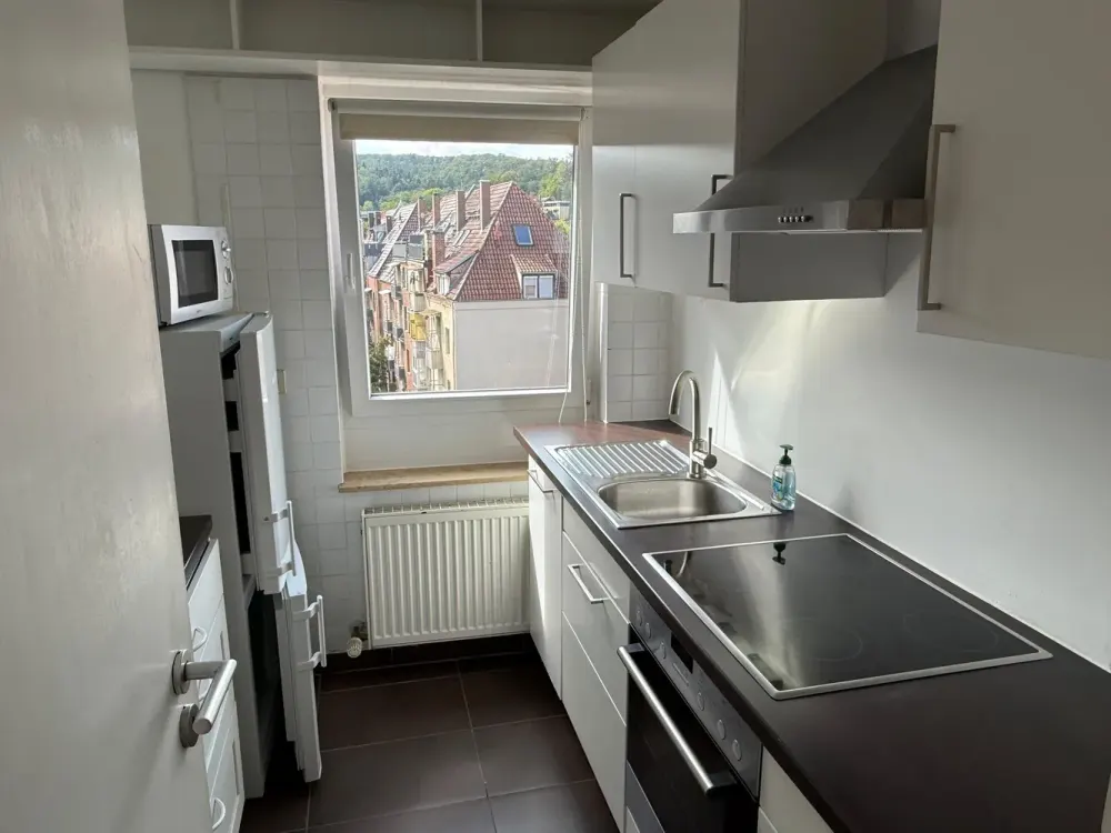 Lichtdurchflutete 2,5 Zimmerwohnung, zentral mit tollem Ausblick