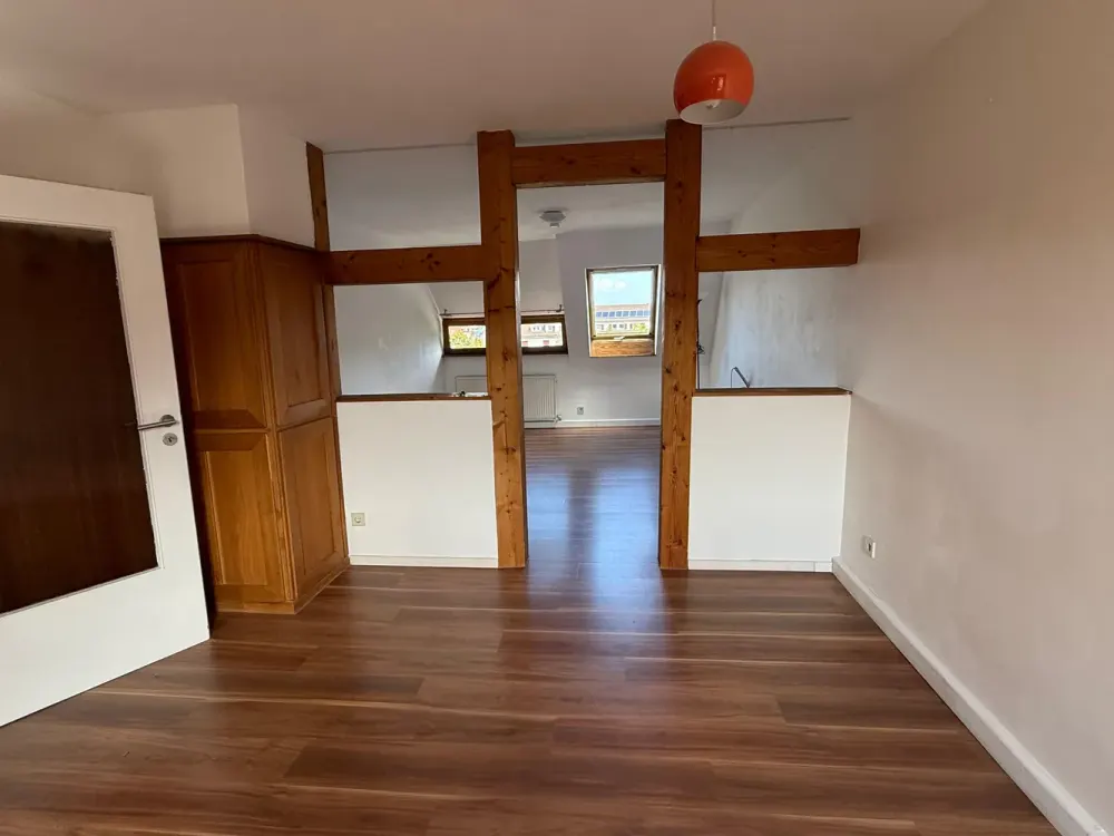 Lichtdurchflutete 2,5 Zimmerwohnung, zentral mit tollem Ausblick
