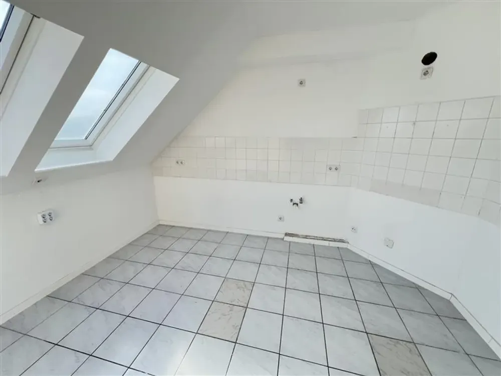 *Seltene Gelegenheit: ein Zuhause der Extraklasse mit Dachterrasse und über zwei Etagen mit viel Rau