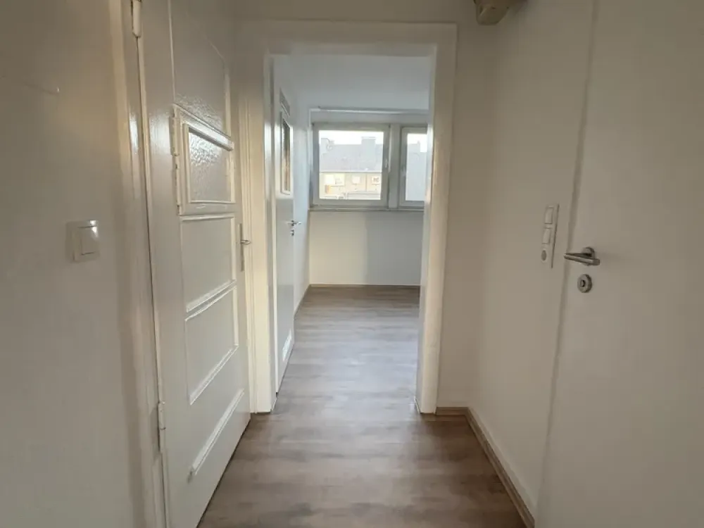 Modernized 1-Room Apartment in Hagen-Altenhagen