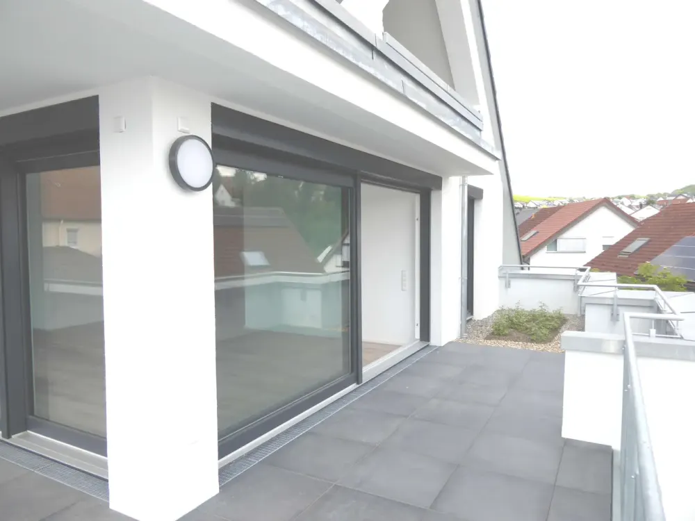 *EXKLUSIVE 4 Zi Maisonette-Apartment, Terrassen, 2 TG-Stellplätze, Keller, u.v.m.