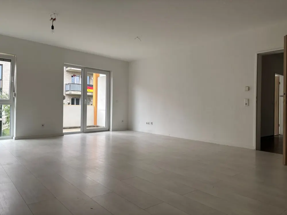 Einziehen und wohlfühlen! 2 Zimmer Wohnung mit Balkon!