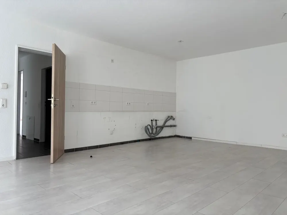 Einziehen und wohlfühlen! 2 Zimmer Wohnung mit Balkon!