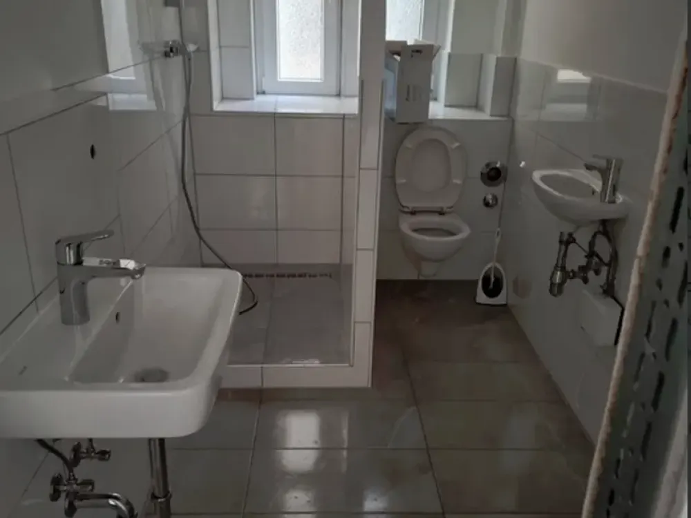 Helle, komplett sanierte 2-Zimmerwohnung mit Loft-Charakter