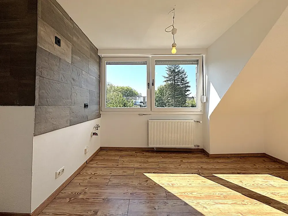 Ideal für eine 2er-WG, großzügige 2-Zimmer-Wohnung mit Balkon in Krefeld-Uerdingen