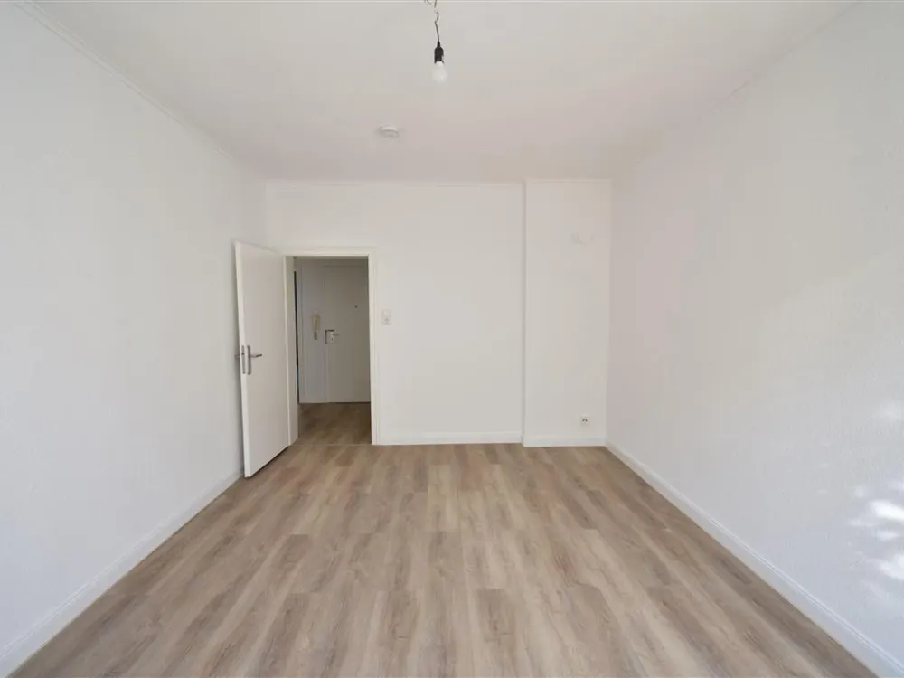 Frisch renoviert! 2-Zimmer-Wohnung mit Balkon