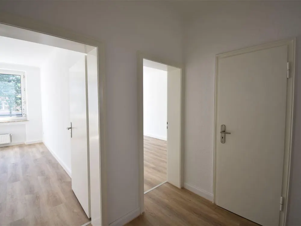 Frisch renoviert! 2-Zimmer-Wohnung mit Balkon