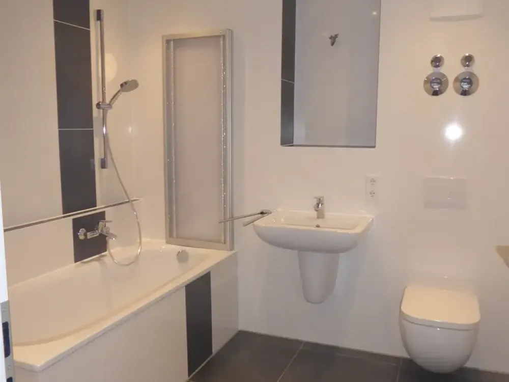**3 Zimmer in zentraler Lager**