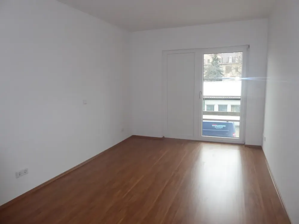 **3 Zimmer in zentraler Lager**