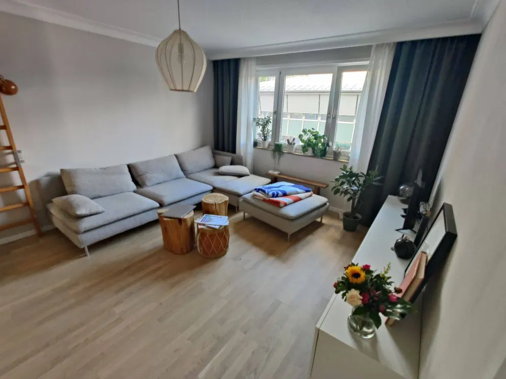 Sanierte helle 3 Zimmerwohnung in St. Peter mit Balkon, Eiche-Parkett, ruhige Sackgasse, verkehrsgünstige Lage
