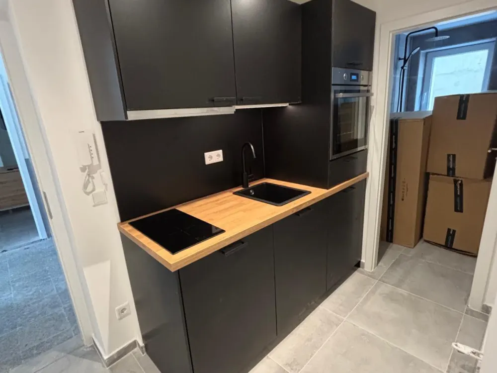 Furnished Room in 2 Room Appartment