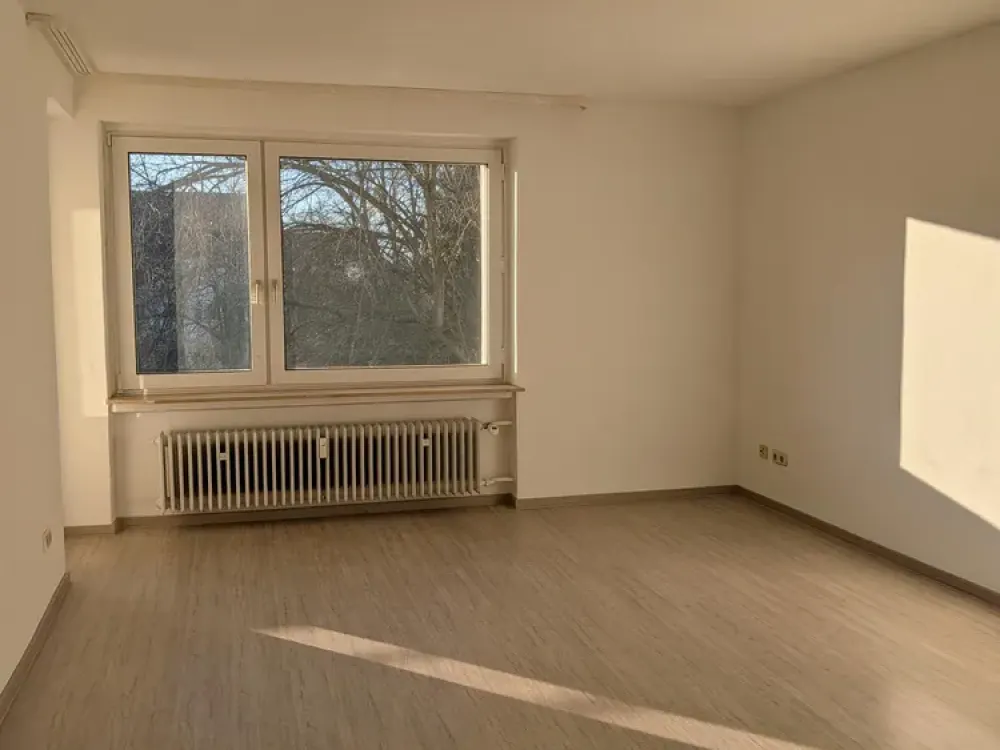 Ruhige Lage, freundliche 3-Zimmer-Wohnung mit Balkon und Blick ins Grüne
