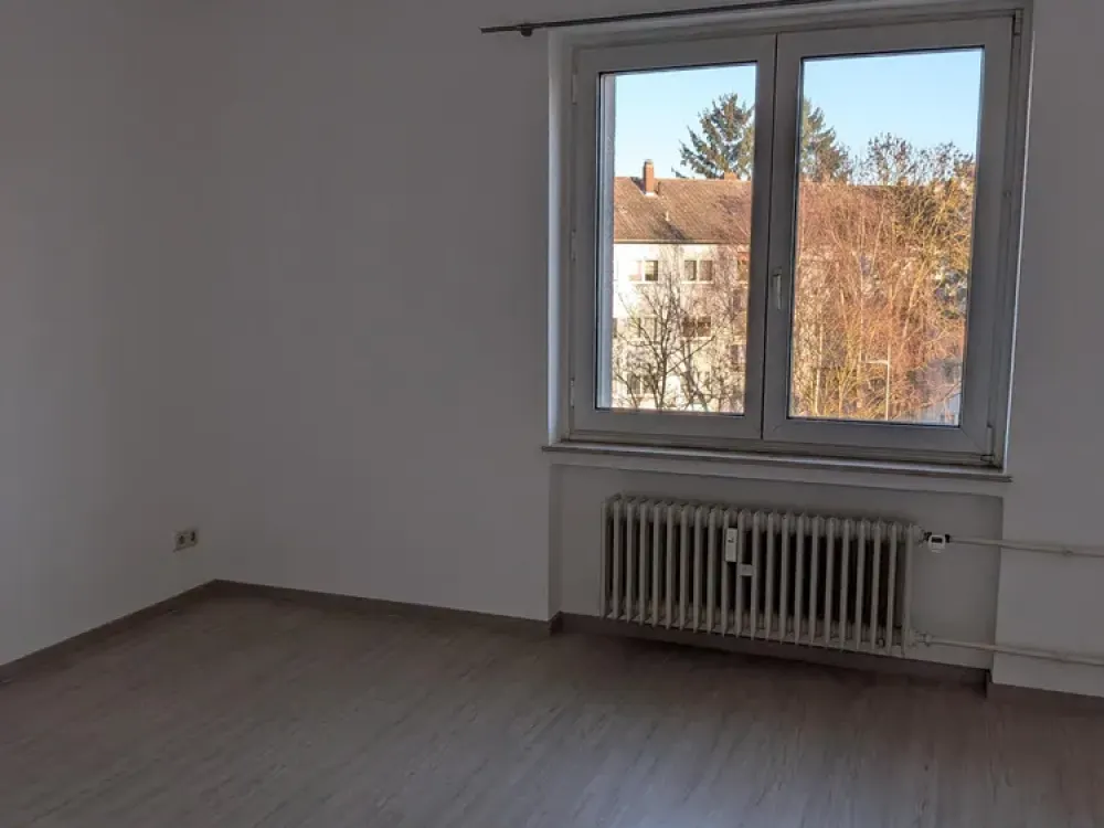 Ruhige Lage, freundliche 3-Zimmer-Wohnung mit Balkon und Blick ins Grüne