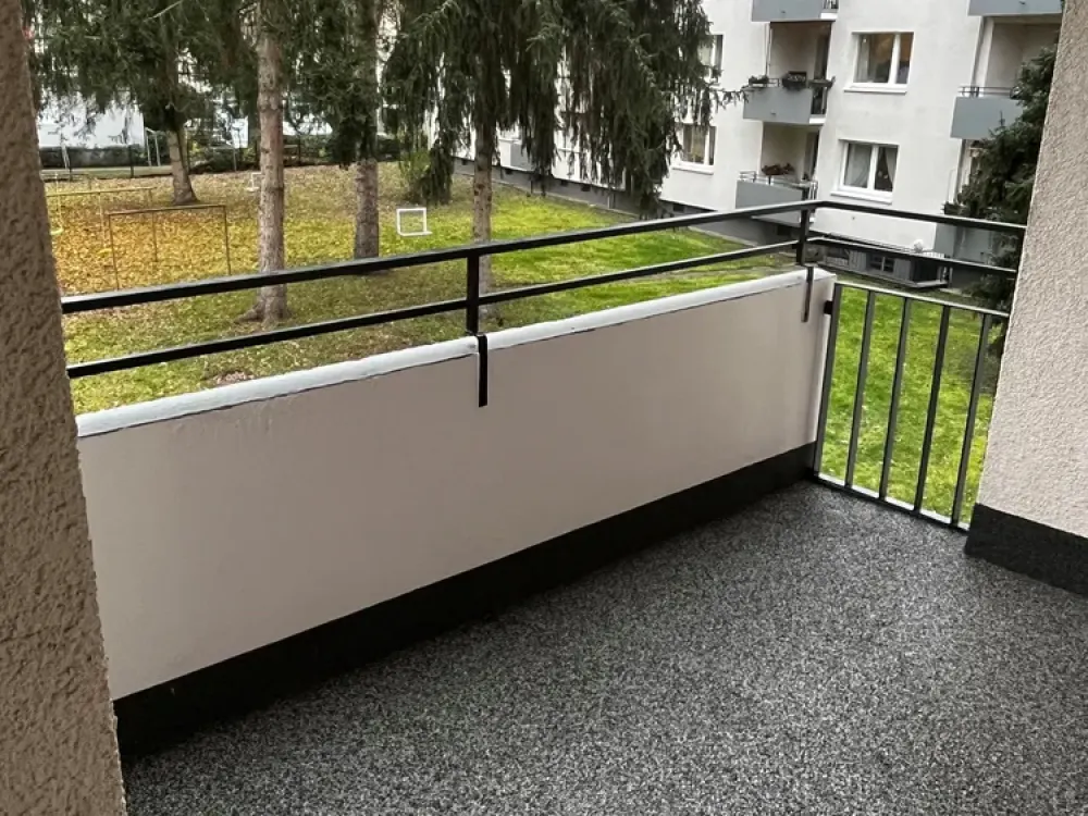 Ruhige Lage, freundliche 3-Zimmer-Wohnung mit Balkon und Blick ins Grüne