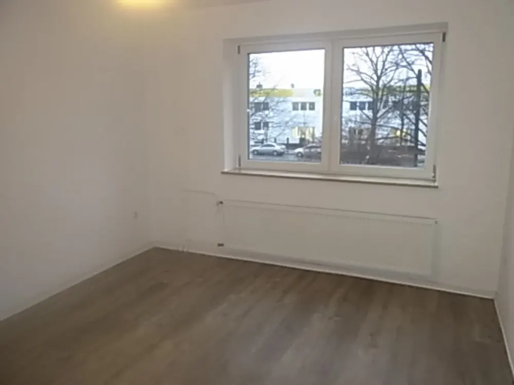 2-Zimmer-Wohnung mit ca. 56,54 m², Einbauküche & XXL-Balkon, sofort verfügbar