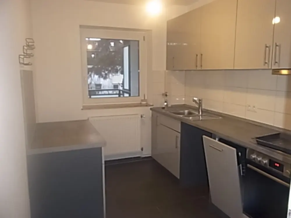 2-Zimmer-Wohnung mit ca. 56,54 m², Einbauküche & XXL-Balkon, sofort verfügbar