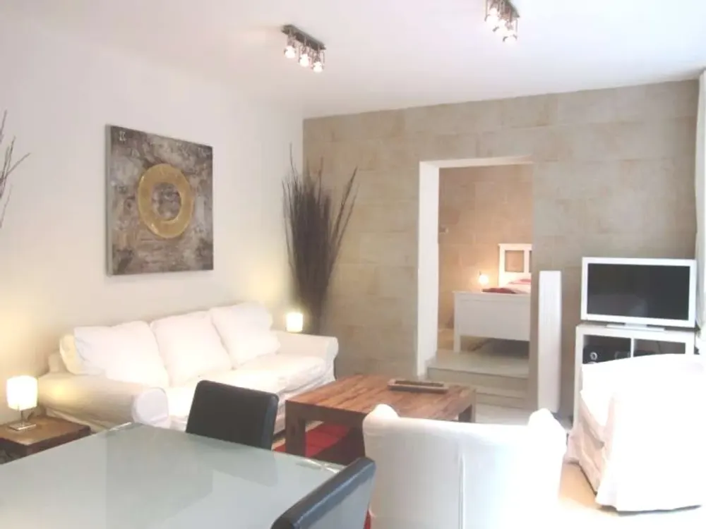 Ausgefallenes Lofthaus - Micro-Apartment - mit Terrasse - top-möbliert - ruhig und zentral gelegen!