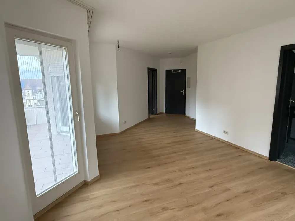 Helle 2-Zimmer-Wohnung mit Balkon im 2. OG in Stuttgart-Untertürkheim zu vermieten