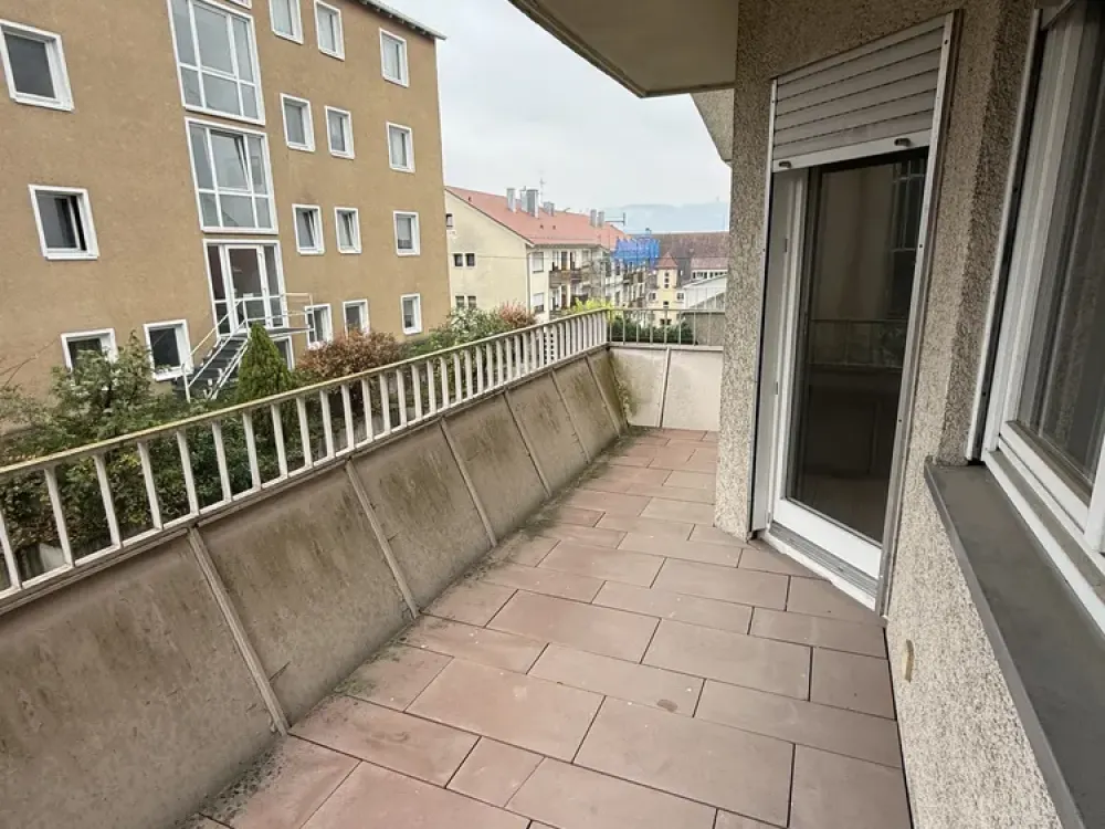 Helle 2-Zimmer-Wohnung mit Balkon im 2. OG in Stuttgart-Untertürkheim zu vermieten