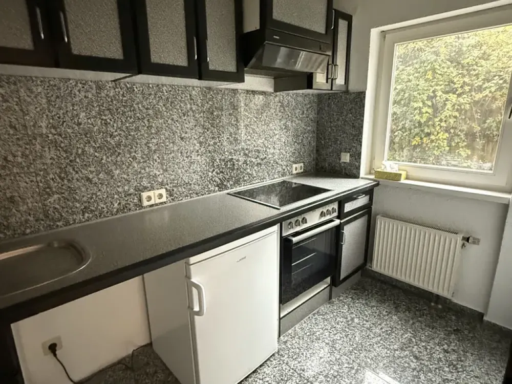 Helle 2-Zimmer-Wohnung mit Balkon im 2. OG in Stuttgart-Untertürkheim zu vermieten