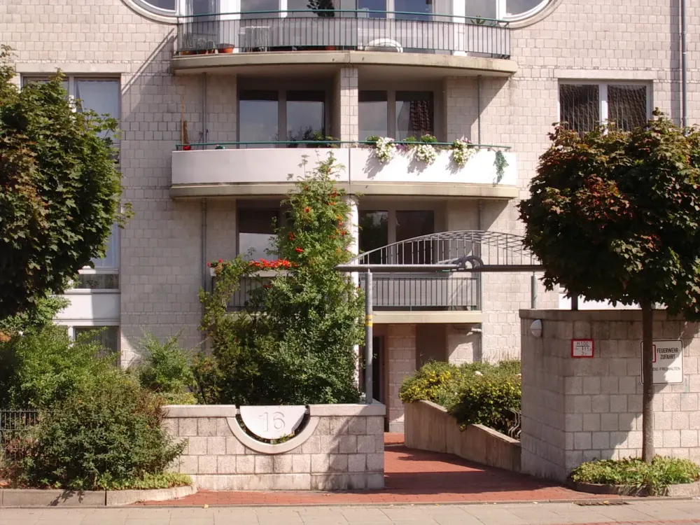 EXCLUSIVE LIVING NEAR THE CITY Close to MHH Suitable for shared flat