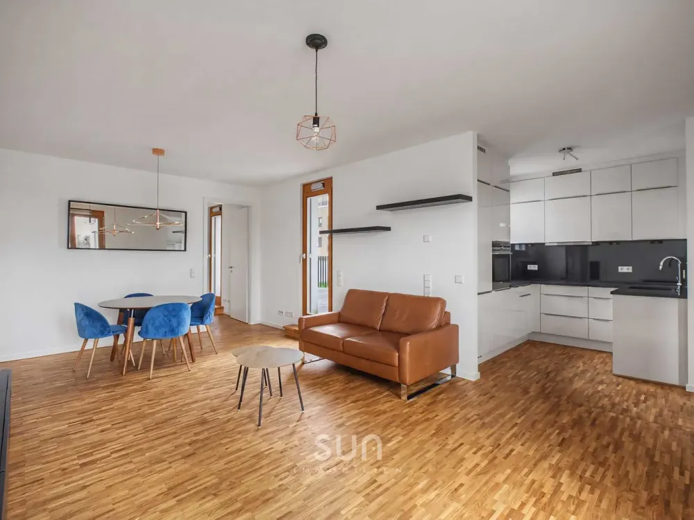 EUROPAVIERTEL-Parkend Furnished 2-Room Apartment with Europa Garden View and Large Terrace