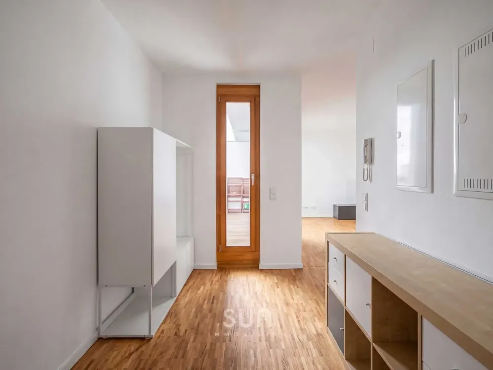 EUROPAVIERTEL-Parkend Furnished 2-Room Apartment with Europa Garden View and Large Terrace