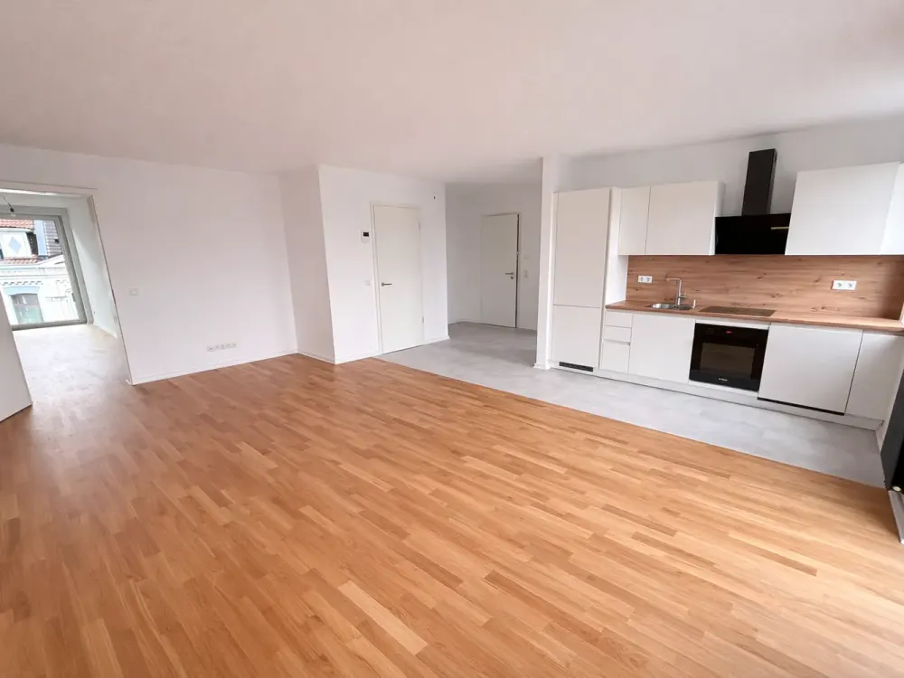 ERSTBEZUG! Hochwertige 2-Zimmer-Wohnung mit Einbauküche & Parkett, zentrale Lage Ecke Parkallee