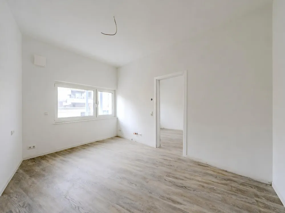 Lichtdurchflutete 2,5-Zimmer-Wohnung, frisch saniert & energieeffizient