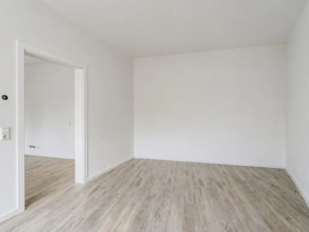 Lichtdurchflutete 2,5-Zimmer-Wohnung, frisch saniert & energieeffizient