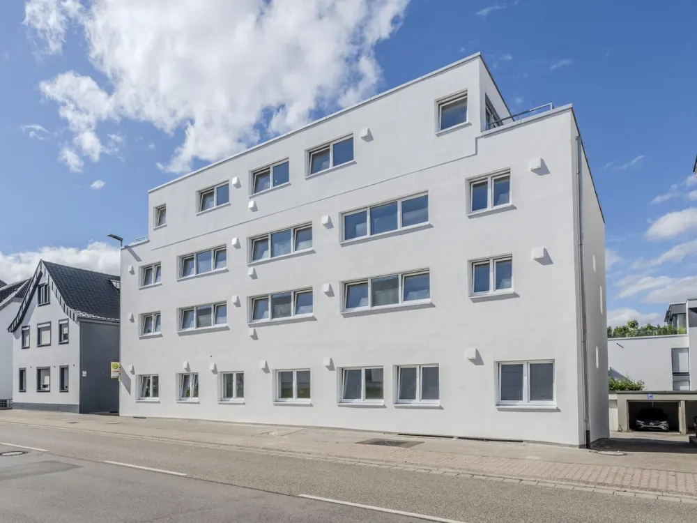 Lichtdurchflutete 2,5-Zimmer-Wohnung, frisch saniert & energieeffizient
