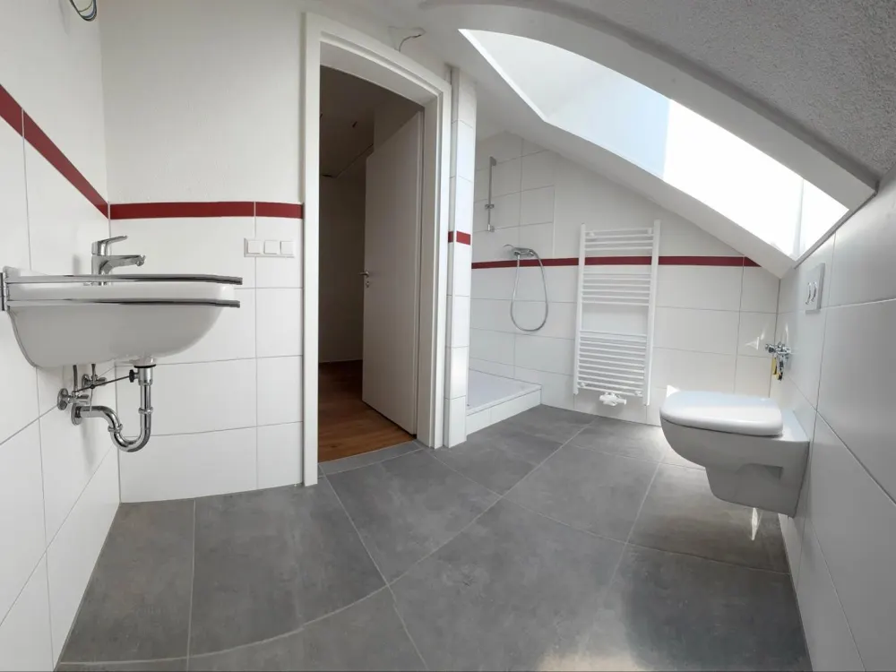 Freshly Renovated 2-Room Attic Apartment with Elevator