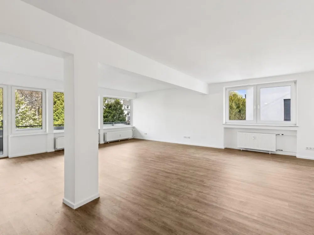 Großzügige 2-Zimmer-Wohnung mit Balkon, Tiefgarage und Blick ins Grüne