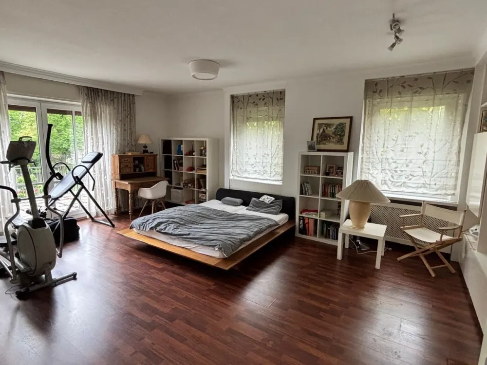 Große Wohnung in Erlenstegen: 4-Zimmer-Wohnung mit Dachterrasse