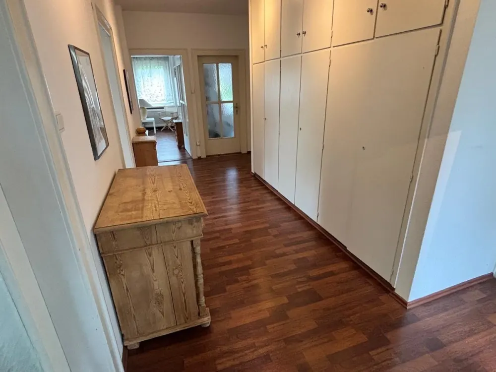 Große Wohnung in Erlenstegen: 4-Zimmer-Wohnung mit Dachterrasse