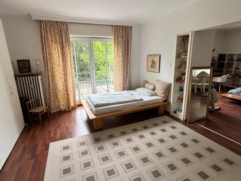 Große Wohnung in Erlenstegen: 4-Zimmer-Wohnung mit Dachterrasse