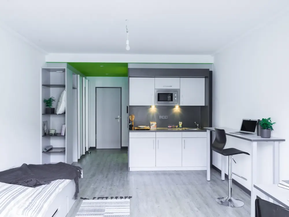 Vollmöbliertes M+ Apartment mit Balkon für Studenten oder Azubis / ALL-In Miete