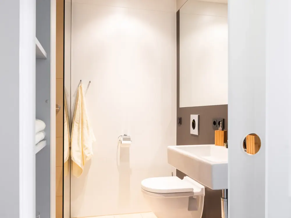 Vollmöbliertes M+ Apartment mit Balkon für Studenten oder Azubis / ALL-In Miete