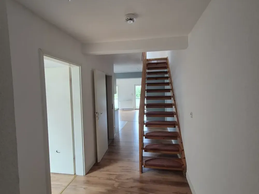 Großzügige 4- Zimmer Maisonette Wohnung in Sackgassenlage
